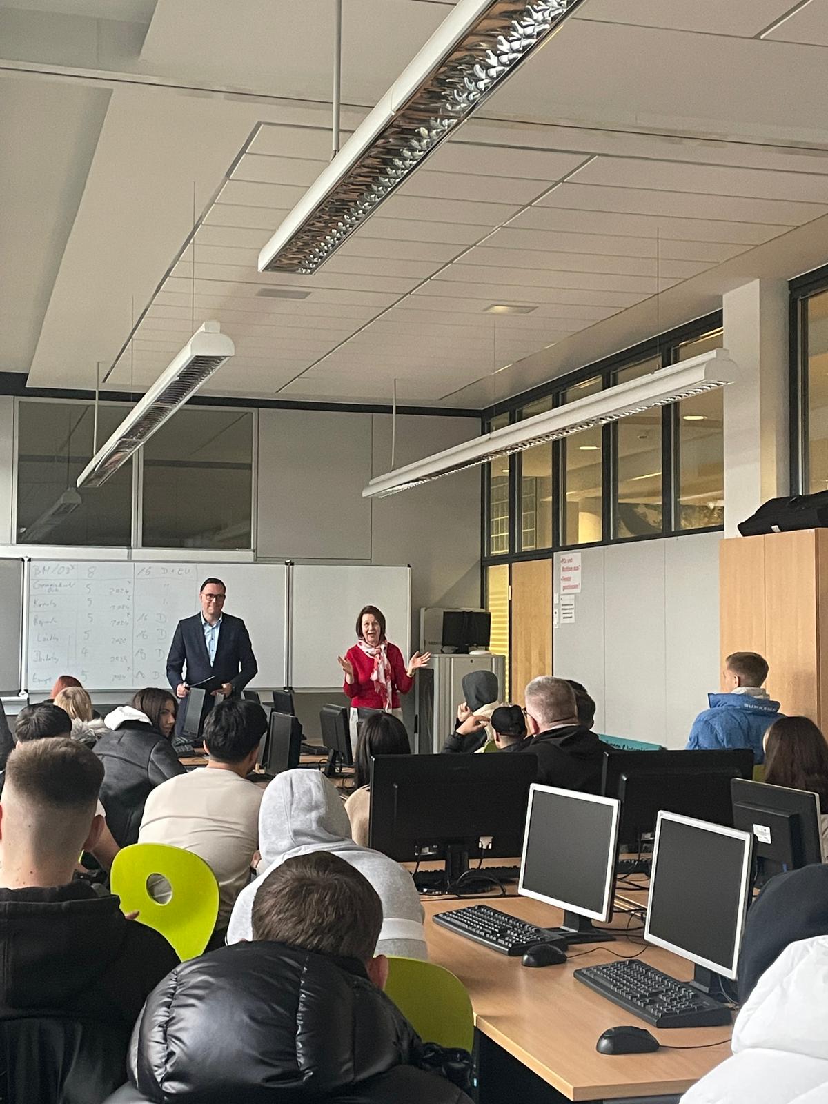 Staatssekretär Siegfried Lorek MdL bei Donner und Kern in Waiblingen