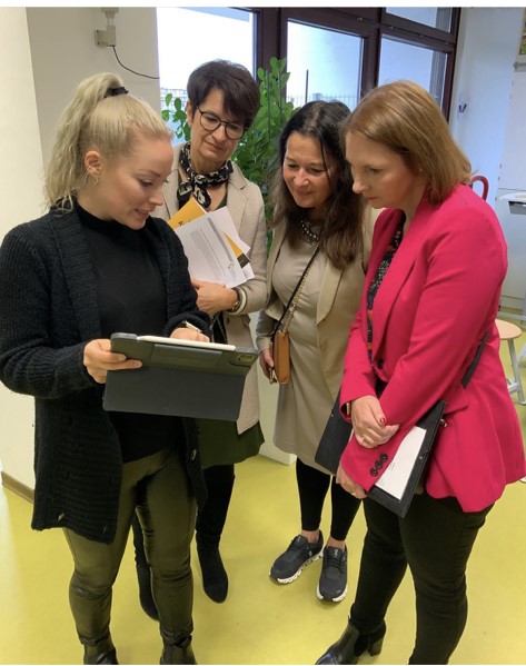 Staatssekretärin Boser MdL und Abgeordnete Steinhülb-Joos zu Besuch in der Galileo-Grundschule Stuttgart
